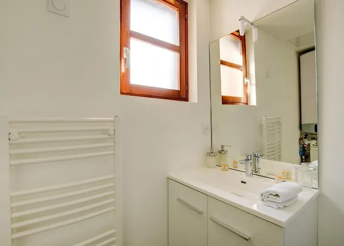 Le Chaumont The Temple Of Modernism * Τουρ